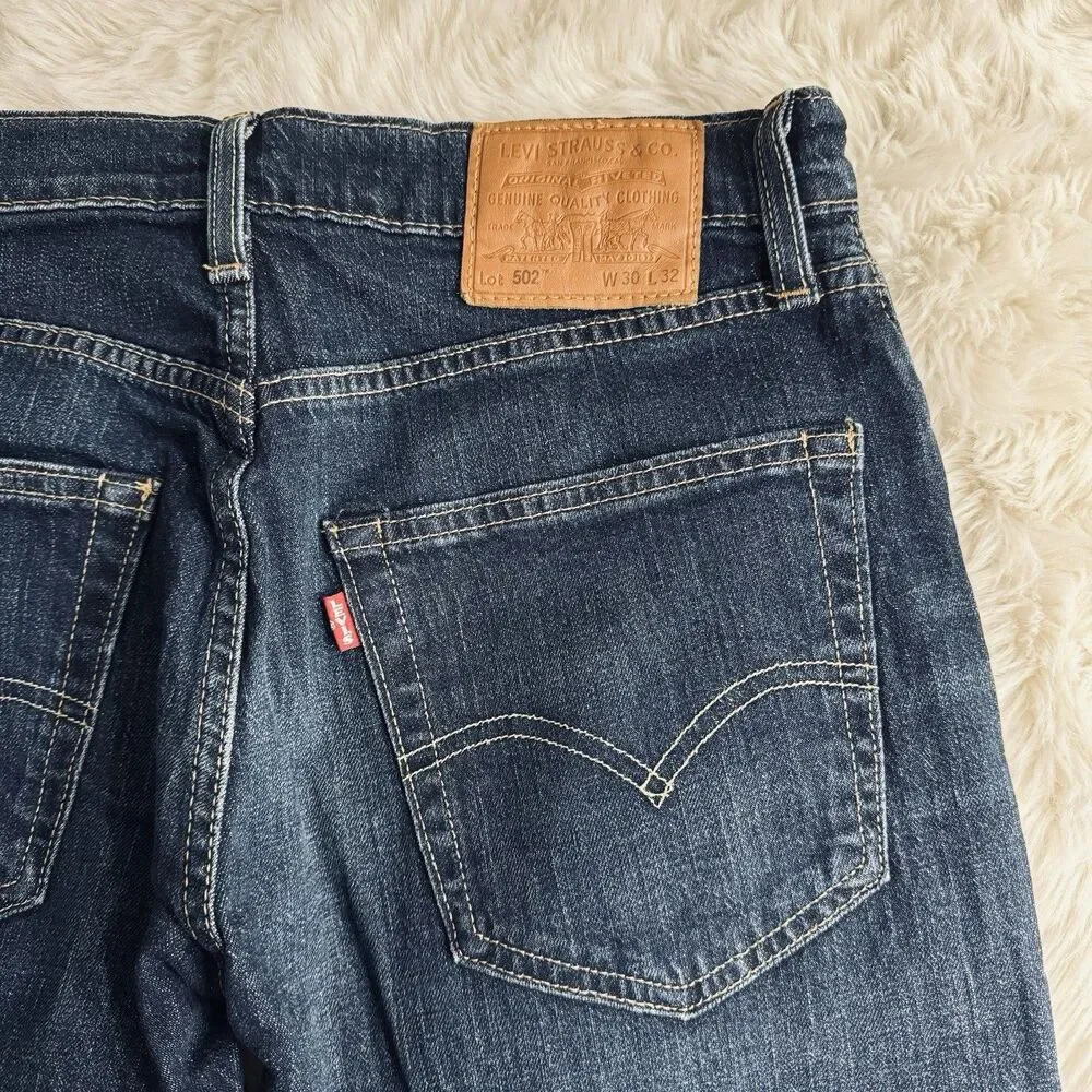 Levis 502 Taper Fit Jeans Mens 30x32 Measures 30x30 Dark Wash Blue Denim Stretch